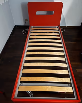 Letto singolo + comodino
