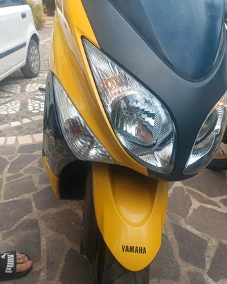 Yamaha TMAX 