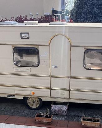 Roulotte Vintage NARDI PATRIZIA II - Da Restaurare