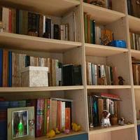 Libreria componibile con ante e cassetti