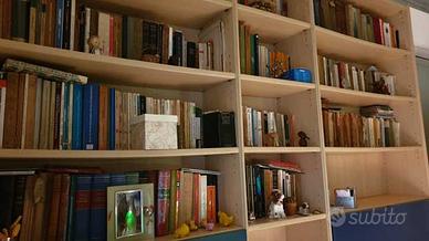 Libreria componibile con ante e cassetti