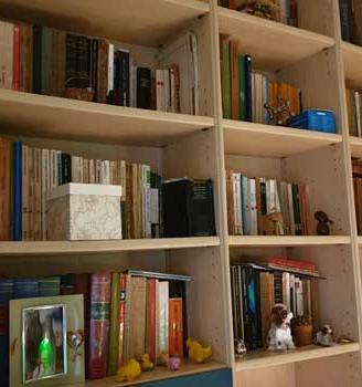 Libreria componibile con ante e cassetti