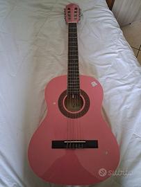 chitarra 3/4 con portachitarra e plettro
