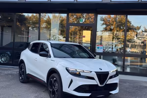 ALFA ROMEO Junior 1.2 145 CV Hybrid eDCT6 Specia