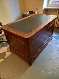 Scrivania scrittoio d'epoca. Antiquariato