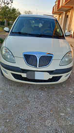 Lancia ypsilon