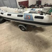 Gommone con carrello