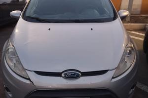 Ford fiesta 1.2 benzina Titanium 2010 180 Mila km 