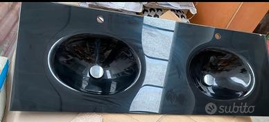 Lavello doppio e specchio