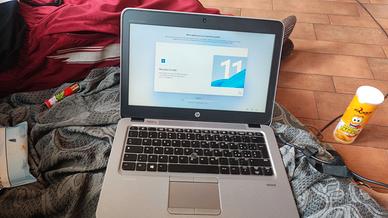 HP 820 G3 COMPUTER