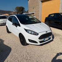 Ford Fiesta Cambio Automatico Black & White