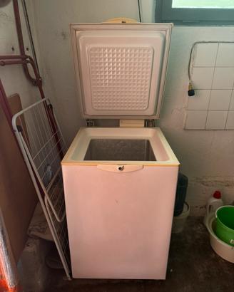 Congelatore a pozzetto Whirlpool
