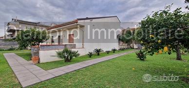 Villa singola con terreno a Fiumefreddo di Sicilia