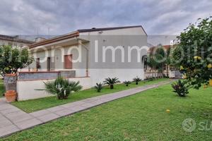 Villa singola con terreno a Fiumefreddo di Sicilia