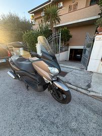 YAMAHA X- MAX 250