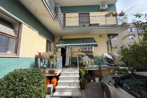 SOLUZIONE SEMINDIPENDENTE CON GIARDINO