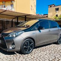 Toyoya Yaris Hybrid Style