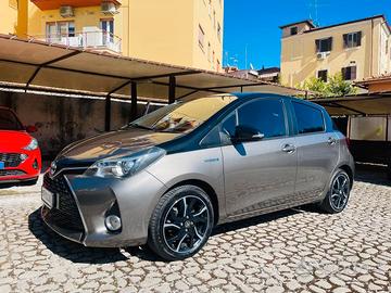 Toyoya Yaris Hybrid Style