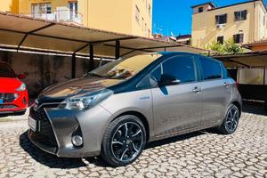 Toyoya Yaris Hybrid Style
