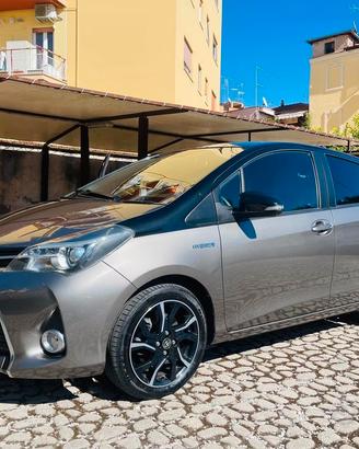 Toyoya Yaris Hybrid Style