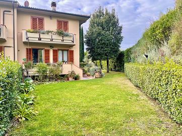 VILLA A SCHIERA D'ANGOLO A MONTESPERTOLI