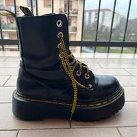 Dr. Martens Jadon 38