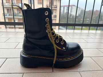 Dr. Martens Jadon 38