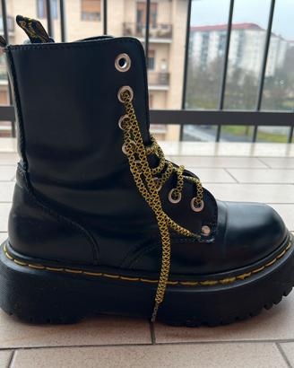 Dr. Martens Jadon 38