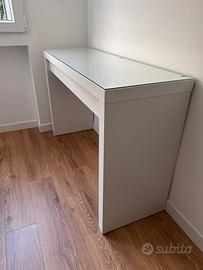 Scrivania bianca ikea
