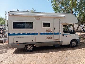 Camper pronto per nuove avventure 