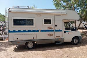 Camper pronto per nuove avventure 