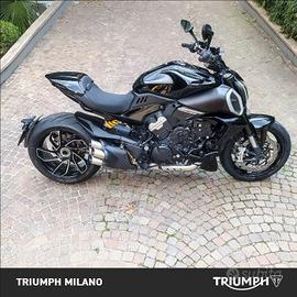 DUCATI Diavel V4 1158 Thrilling Black