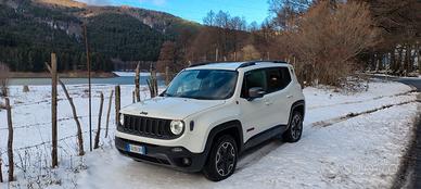 Jeep Renegade Trailhawk 170cv diesel Auto