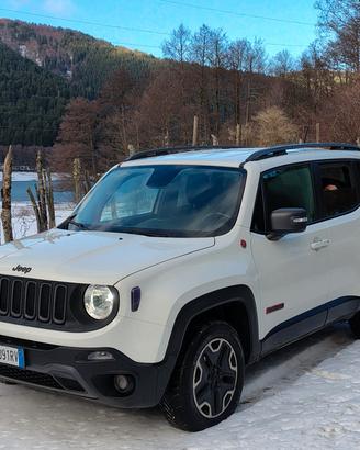 Jeep Renegade Trailhawk 170cv diesel Auto