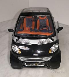 SMART FORTWO WITH BODY PANEL FRESH-UP, 1/18 MAISTO
