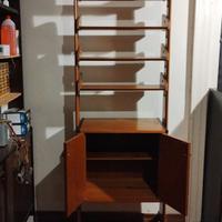 libreria con mobiletto sottostante