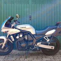 Yamaha FZS 600 Fazer + kit viaggio