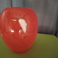 vaso rosso in vetro