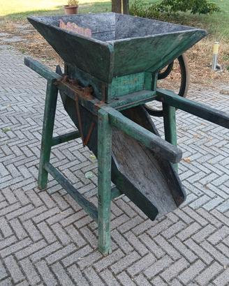 Antica mostatrice in legno fine '800