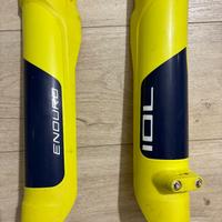 2 Coppie parasteli Husqvarna 701 Enduro