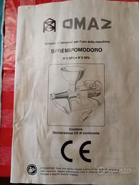 Macchina peer fare passata di pomodoro