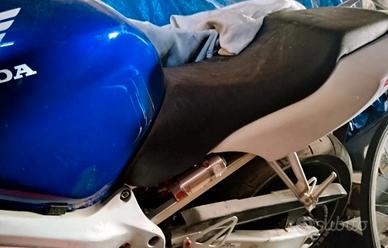 ricambi per CBR 600 F anno 2000