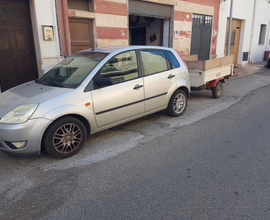 Fiesta con rimorchio