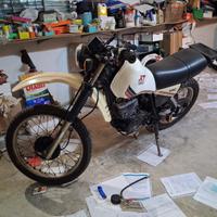 YAMAHA XT 550 BIANCA