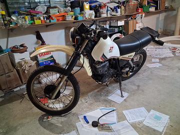 YAMAHA XT 550 BIANCA