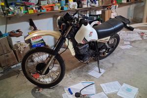 YAMAHA XT 550 BIANCA