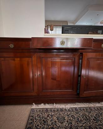 Credenza classica in legno color noce