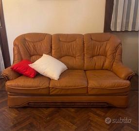 Salotto in vera pelle color cuoio
