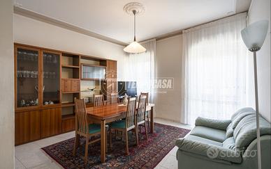 Appartamento con cantina zona centrale