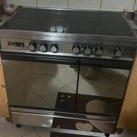 Cucina in acciaio inox a gas con forno elettrico